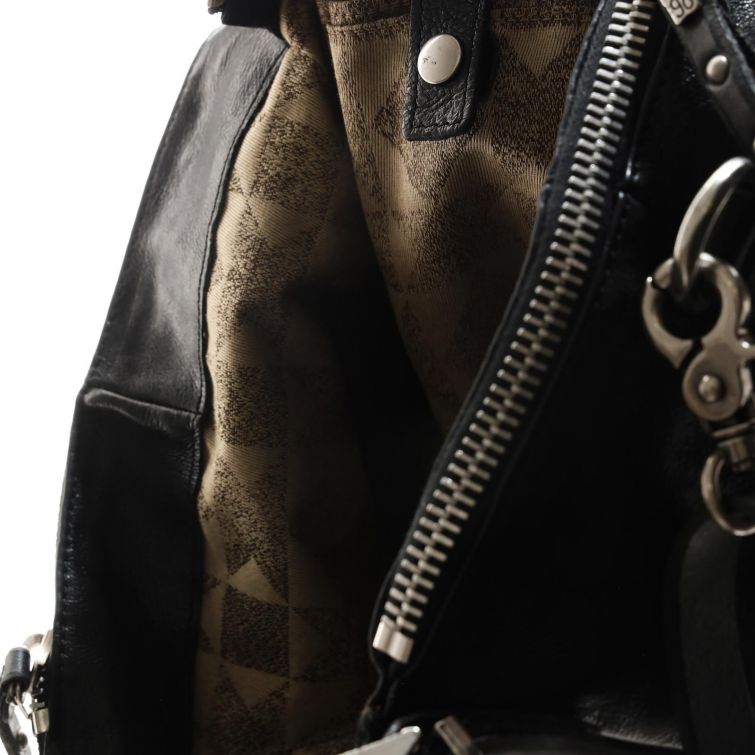 BORSA BAGLEY: carattere rock e artigianalità firmata A.S.98