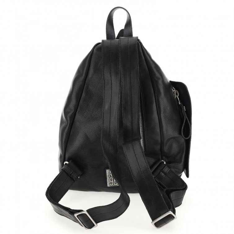 ZAINO A.S.98 in pelle – Design essenziale dal carattere deciso