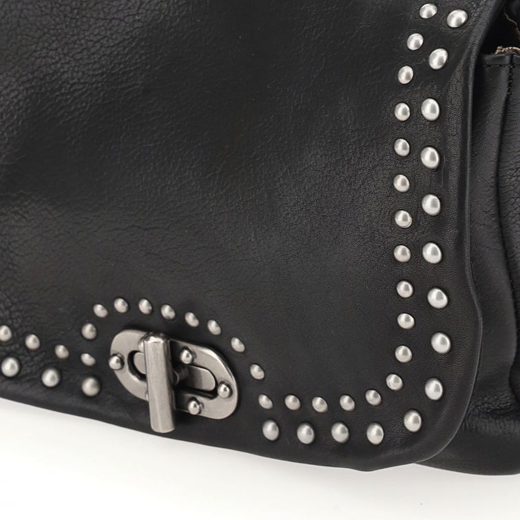 BORSA ERN A.S.98 – Pelle nera, borchie e anima rock