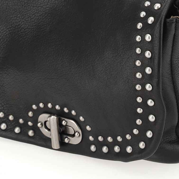 BORSA ERN A.S.98 – Pelle nera, borchie e anima rock