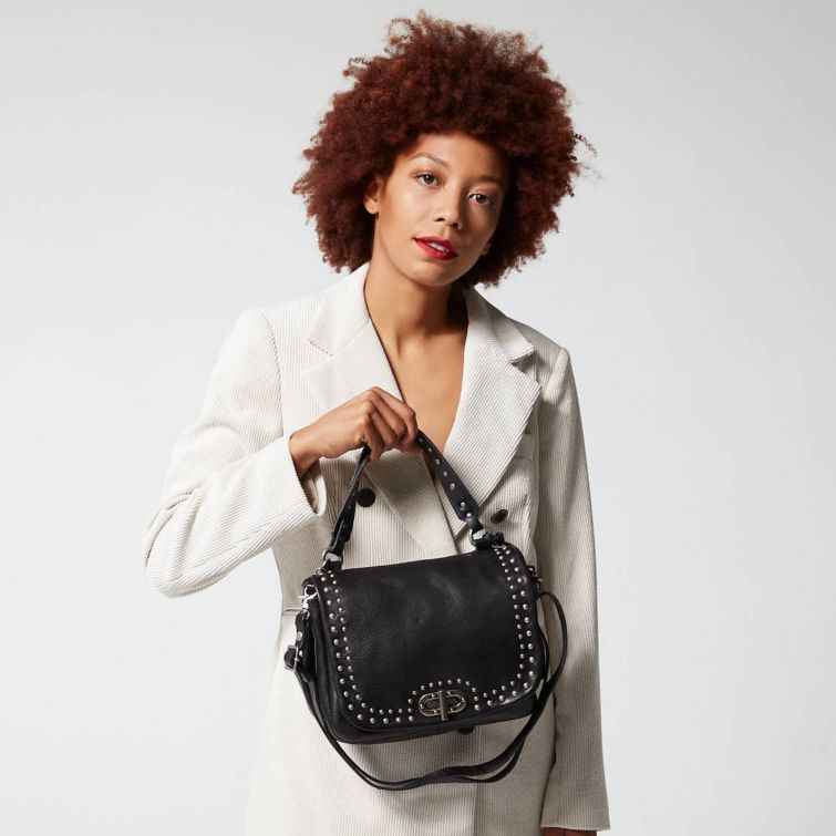 BORSA ERN A.S.98 – Pelle nera, borchie e anima rock