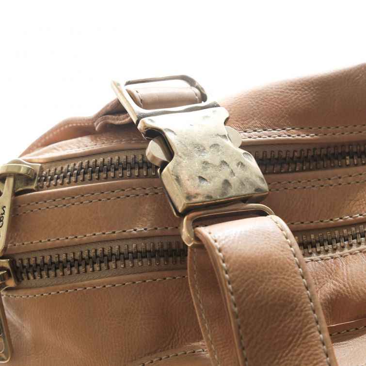 BORSA AIR A.S.98 in pelle: stile autentico e praticità