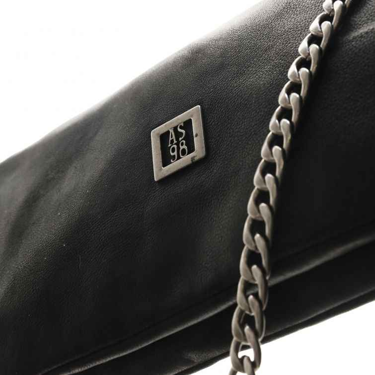 BORSA LEAH A.S.98 in pelle – Eleganza essenziale dal carattere deciso