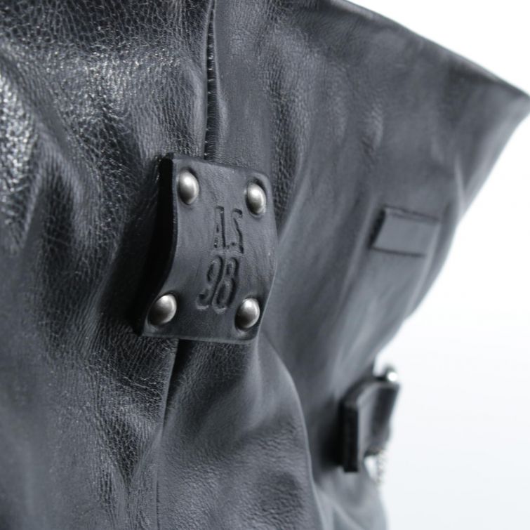 BORSA LOISIA A.S.98 in pelle nera dal design essenziale