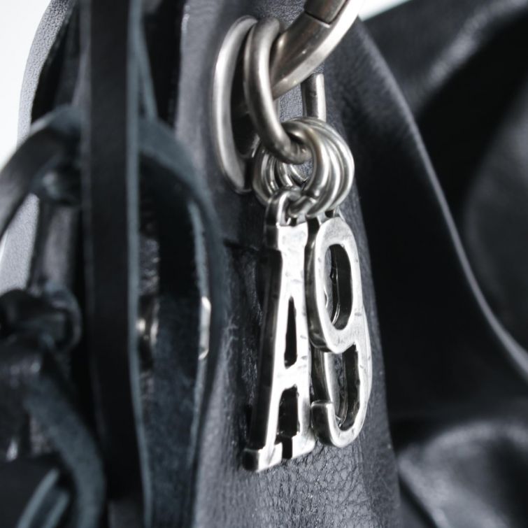 BORSA BOHO in Pelle Nera con Frange e Borchie A.S.98