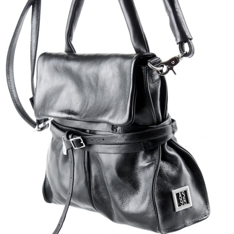 BORSA LARAH in Pelle Nera: Stile Artigianale Italiano