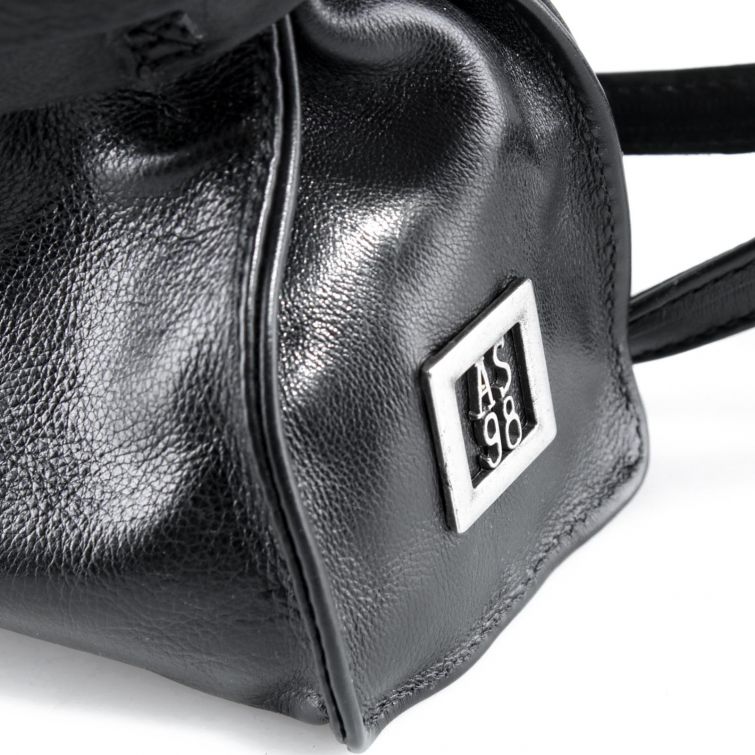 BORSA LARAH in Pelle Nera: Stile Artigianale Italiano