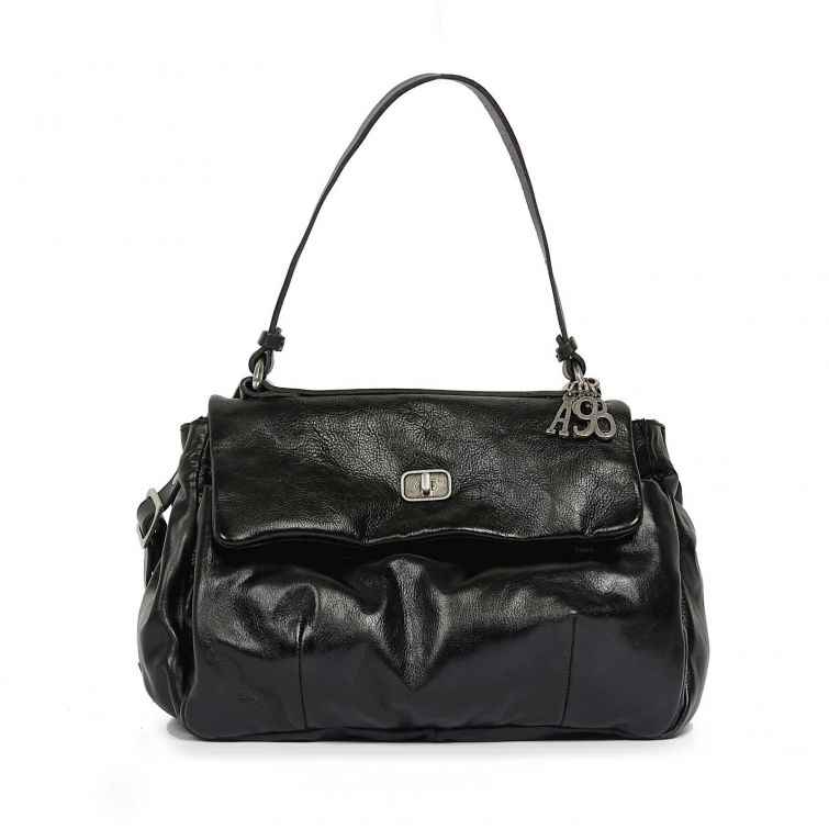BORSA LÈA A.S.98 – Pelle morbida e carattere contemporaneo