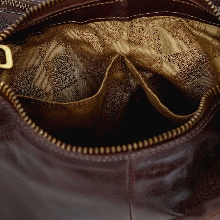 BORSA OLA A.S.98 – Pelle e carattere dal fascino vintage
