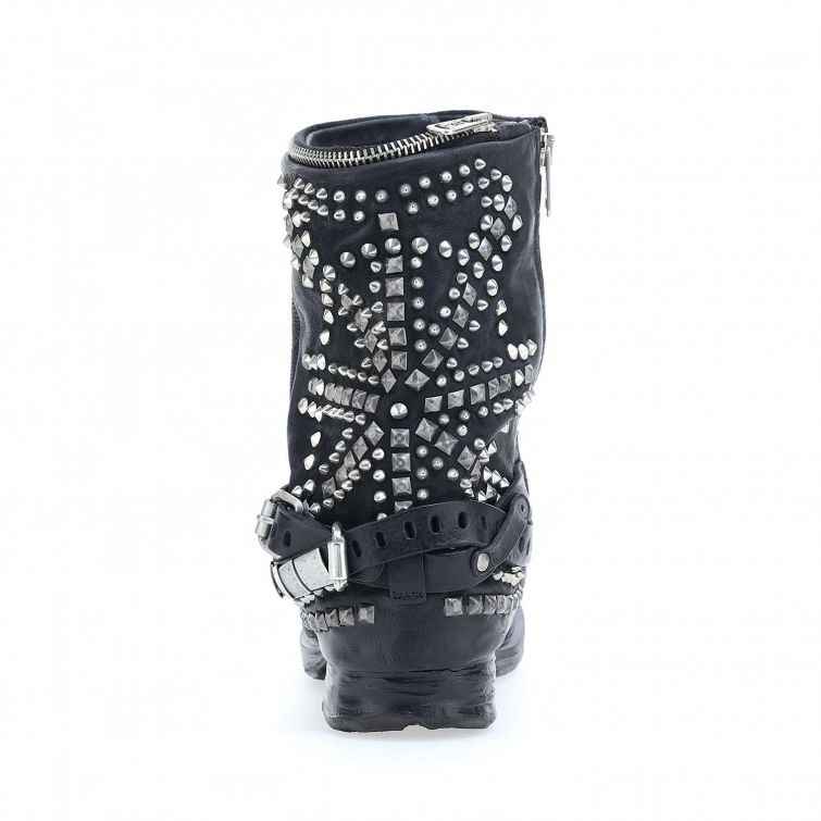 STIVALETTI SAINTEC: stile rock e dettagli iconici A.S.98