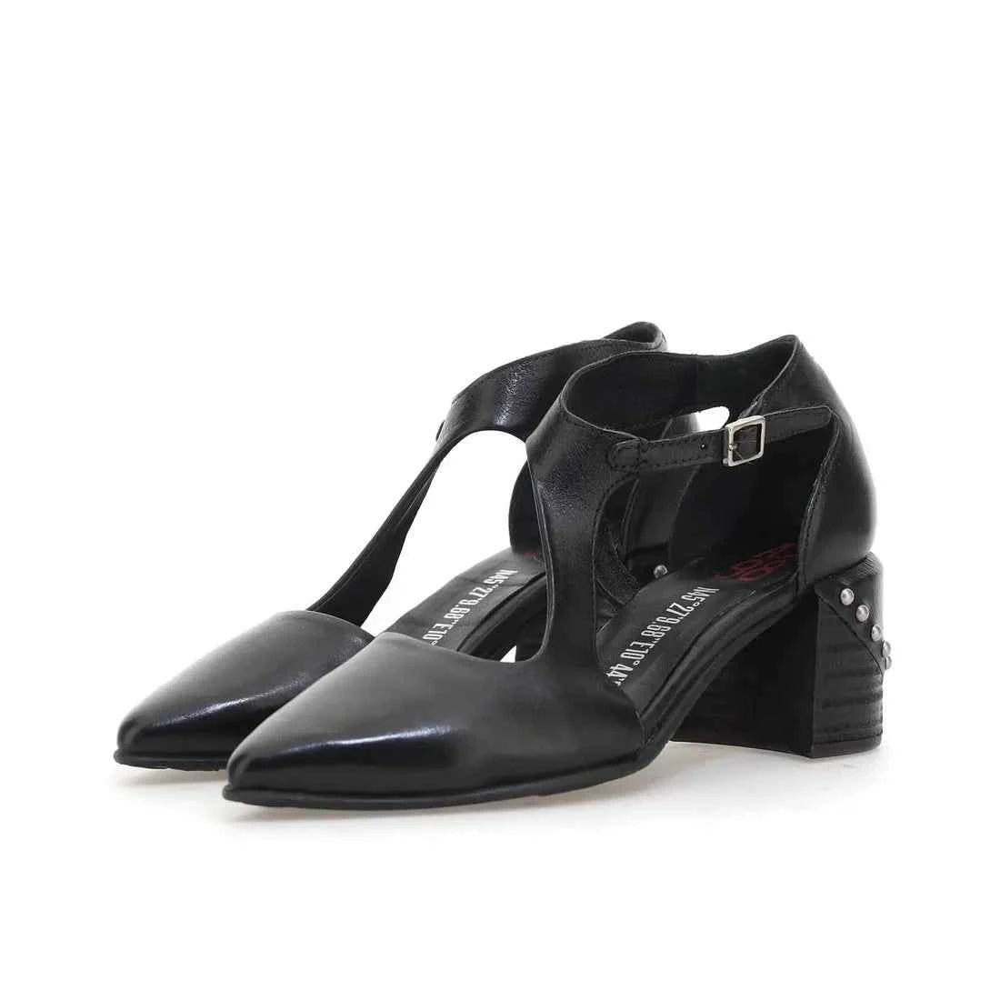 SANDALI VINCENT A.S.98: Eleganza Decisa con Borchie