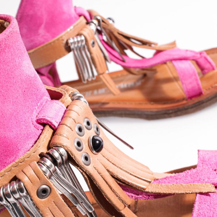SANDALI ROWA Colore audace e anima boho chic