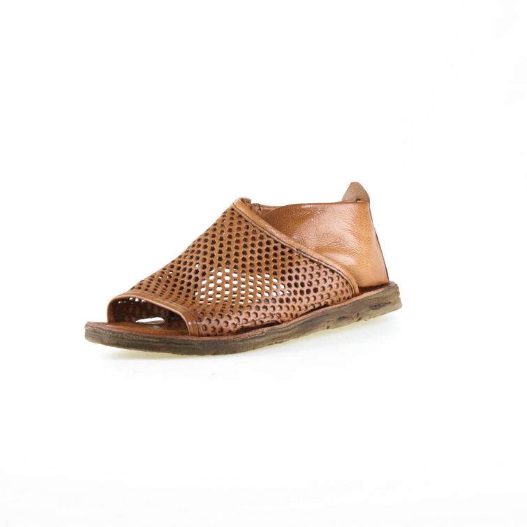 Sandali Reign A.S.98 in pelle traforata color cuoio con suola flat e design artigianale estivo elegante e confortevole.