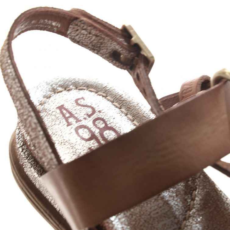 SANDALI SEGER A.S.98 – Eleganza brillante e spirito ribelle