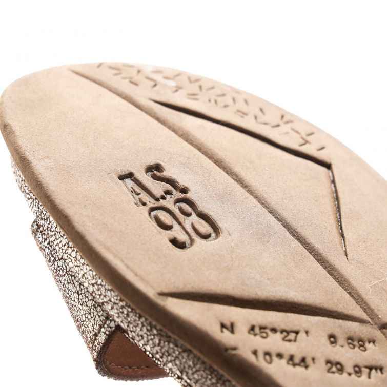 SANDALI SEGER A.S.98 – Eleganza brillante e spirito ribelle