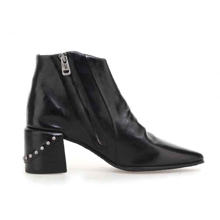VINCE – Stile grintoso e dettagli unici per un look audace