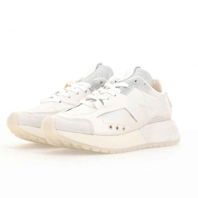 SNEAKERS FOSTER: Stile Iconico e Comfort per un Look Deciso