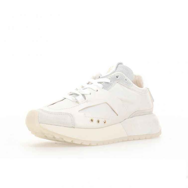SNEAKERS FOSTER: Stile Iconico e Comfort per un Look Deciso