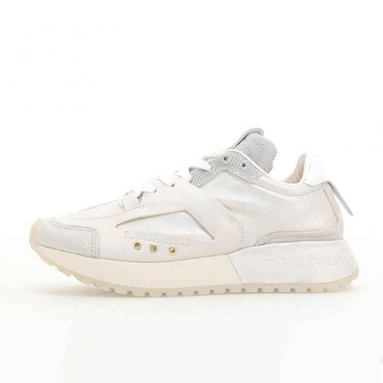 SNEAKERS FOSTER: Stile Iconico e Comfort per un Look Deciso