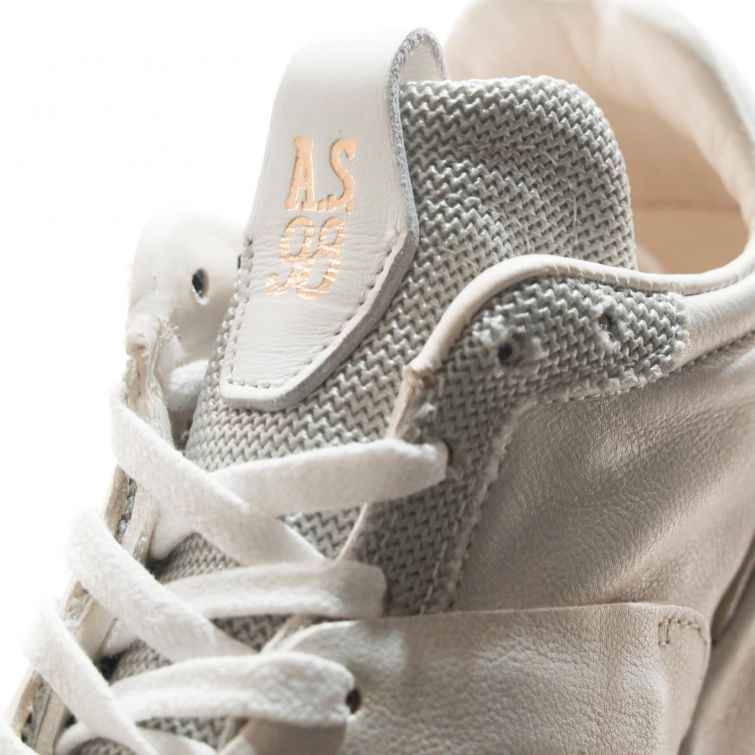SNEAKERS FOSTER: Stile Iconico e Comfort per un Look Deciso