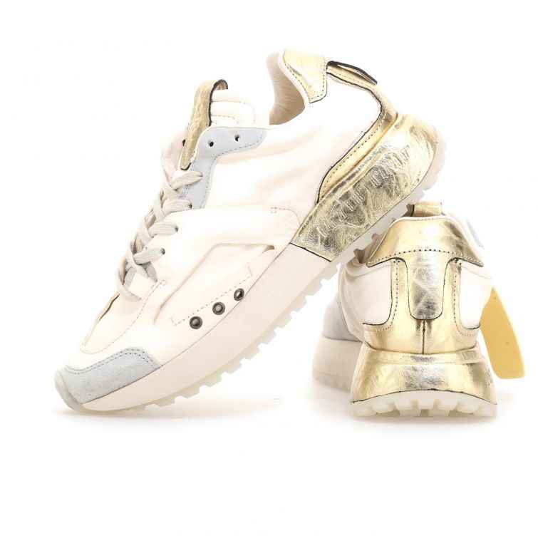 SNEAKERS FOSTER: Stile Iconico e Audace per un Look Deciso
