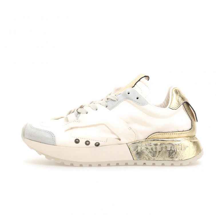 SNEAKERS FOSTER: Stile Iconico e Audace per un Look Deciso