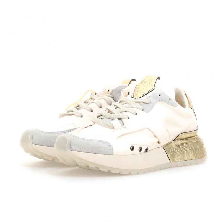 SNEAKERS FOSTER: Stile Iconico e Audace per un Look Deciso