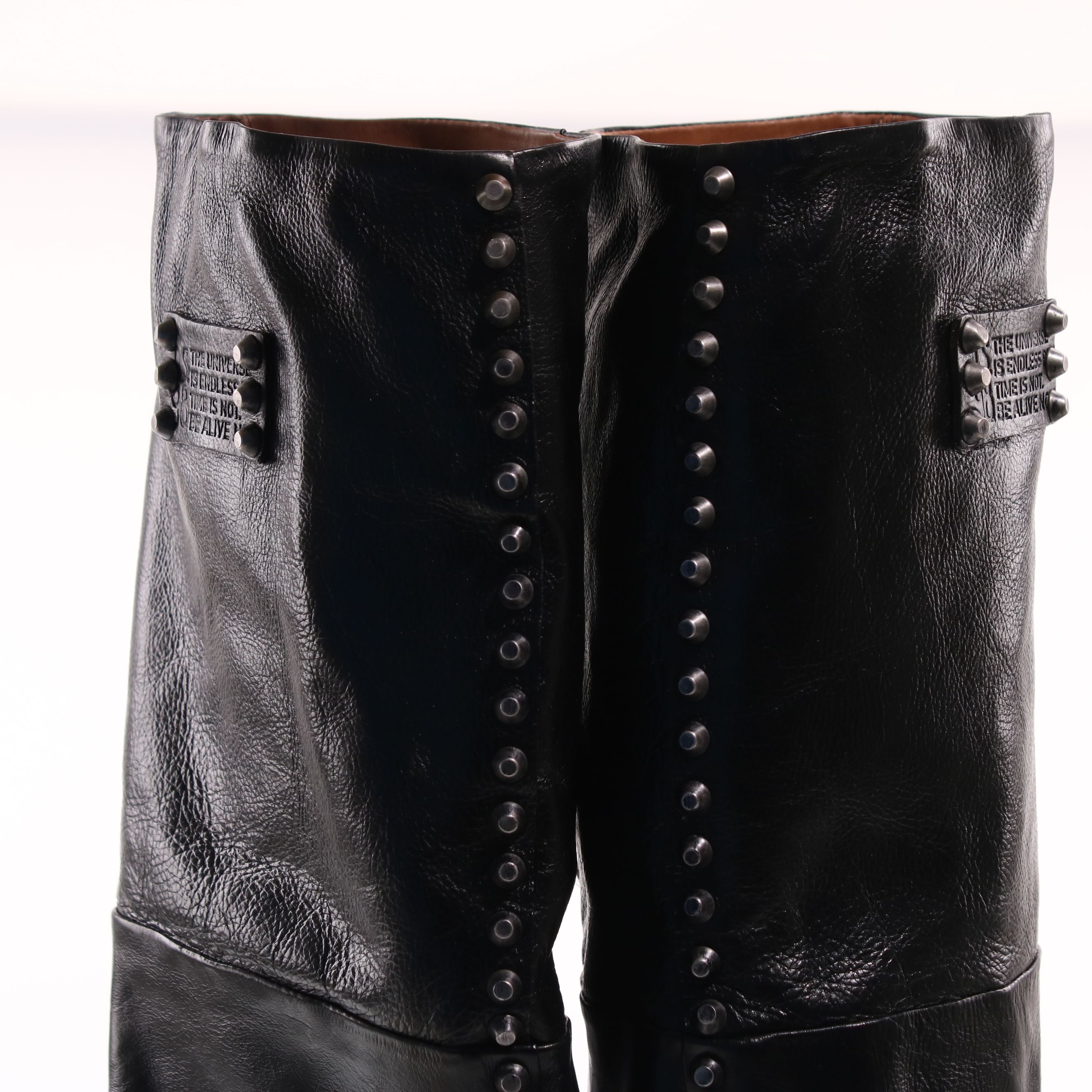 STIVALI VAIAL A.S.98 in pelle nera – Stile deciso e fascino urbano