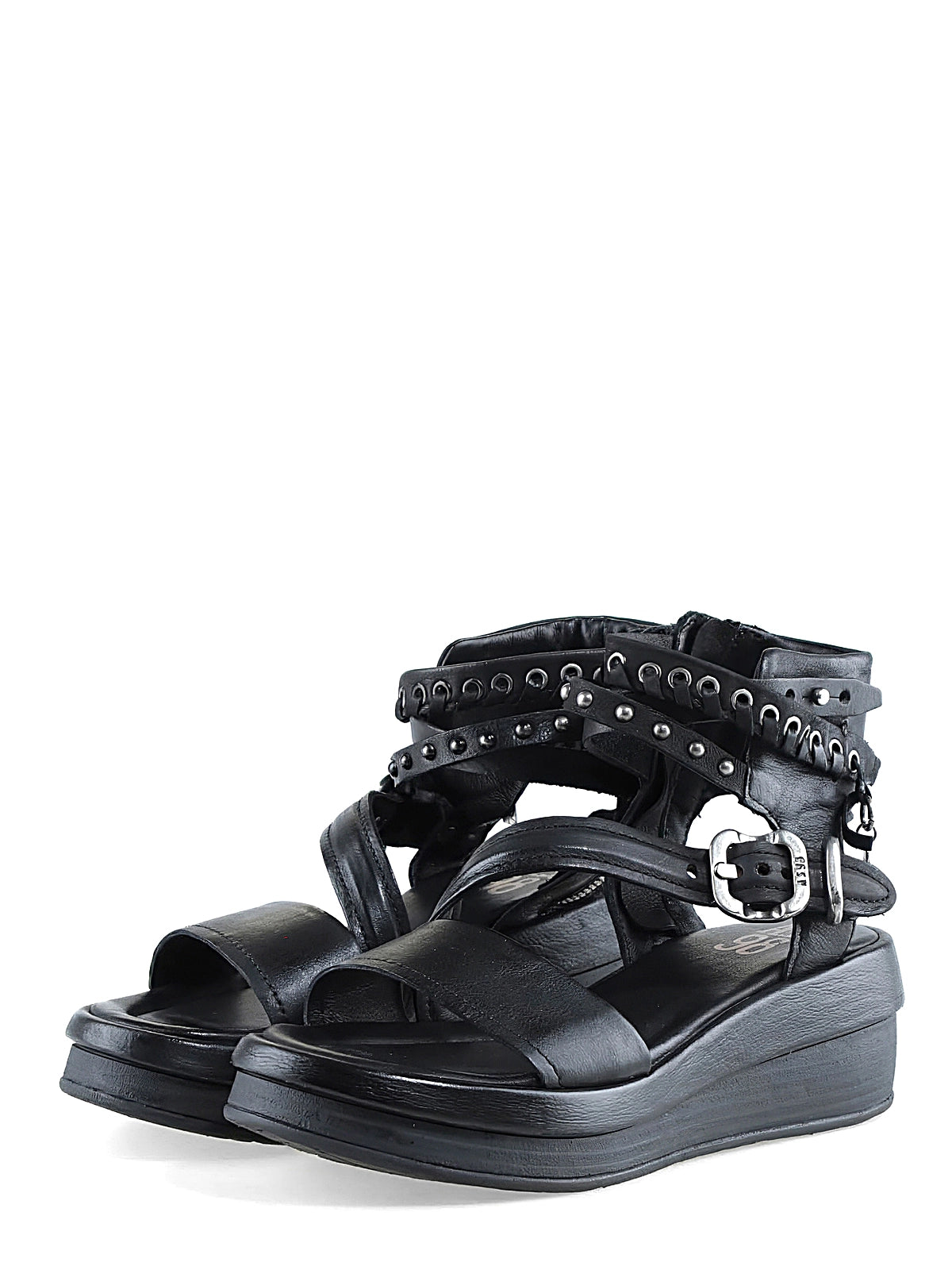Sandali AS98 in pelle nera con zeppa, borchie e fibbie metalliche, stile rock e artigianale