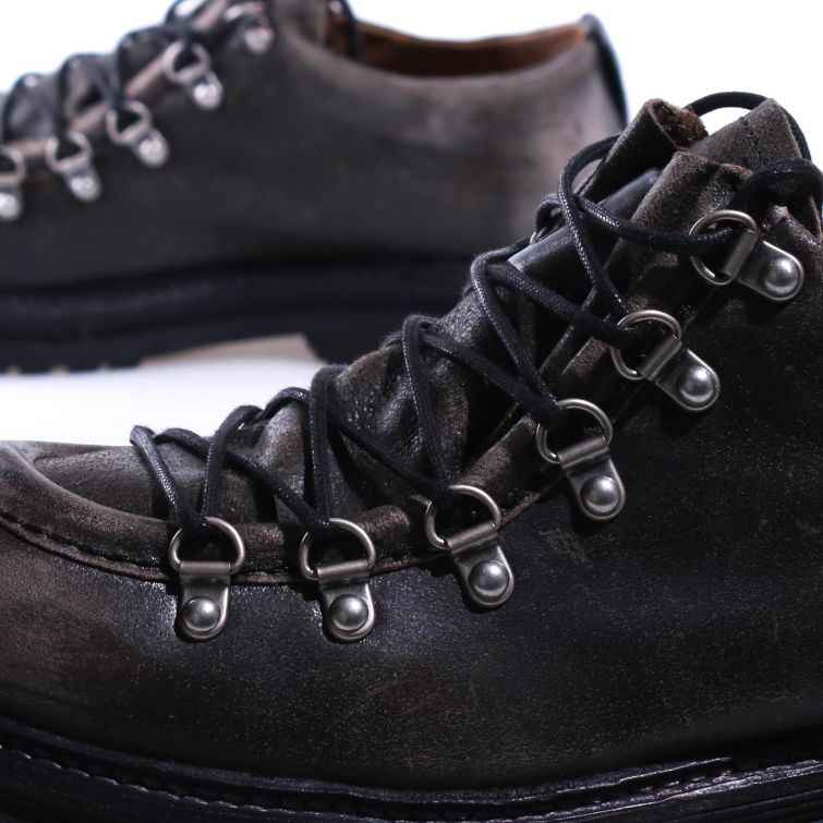 SCARPE SOCRATE A.S.98 in pelle – Design artigianale e carattere unico