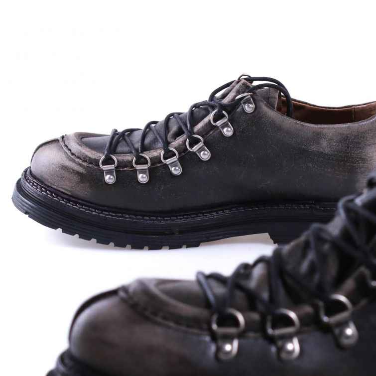SCARPE SOCRATE A.S.98 in pelle – Design artigianale e carattere unico