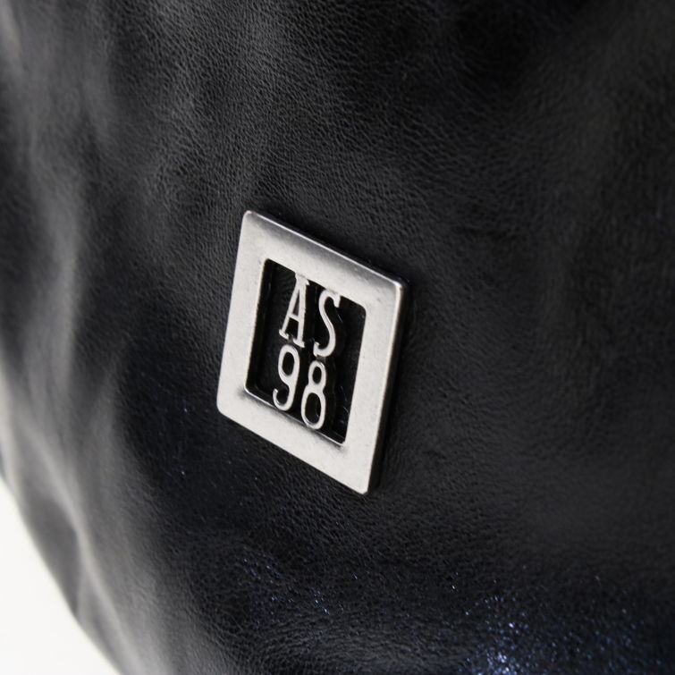 BORSA LOYA: artigianalità italiana e design contemporaneo A.S.98