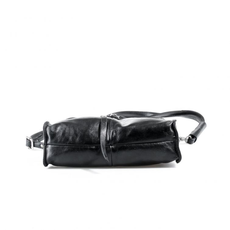 BORSA LARAH in Pelle Nera: Stile Artigianale Italiano