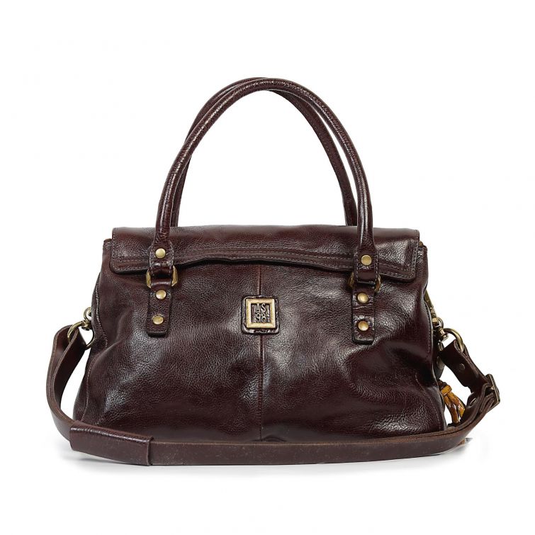 Borsa AMIA A.S.98 in pelle marrone scuro con doppi manici, tracolla, dettagli metallici e charm logo A.S.98.
