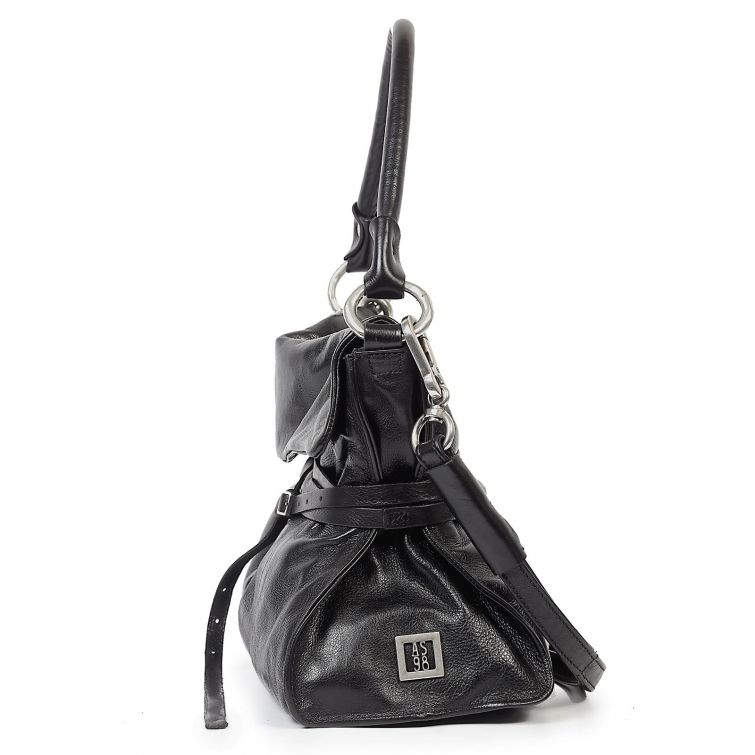 Borsa Ellen A.S.98 in pelle nera con tracolla regolabile, manico a spalla e dettagli artigianali in metallo dal design contemporaneo.