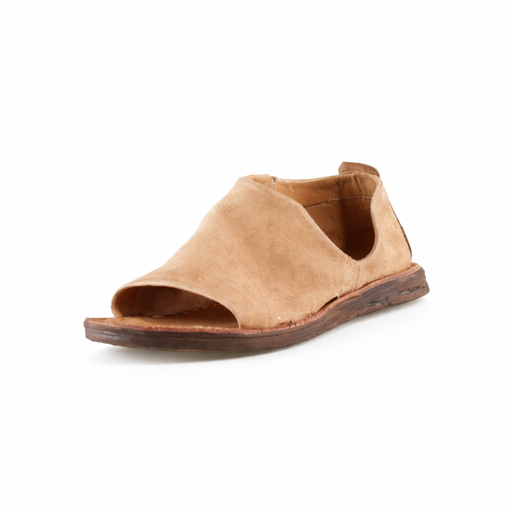 Sandali Raila A.S.98 in pelle scamosciata color cuoio con suola flat e design minimal artigianale