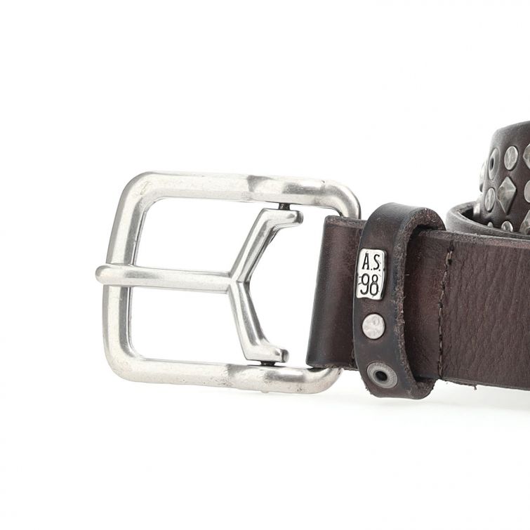 Cintura JOE A.S.98 in pelle marrone con borchie e fibbia metallica, artigianale Made in Italy.