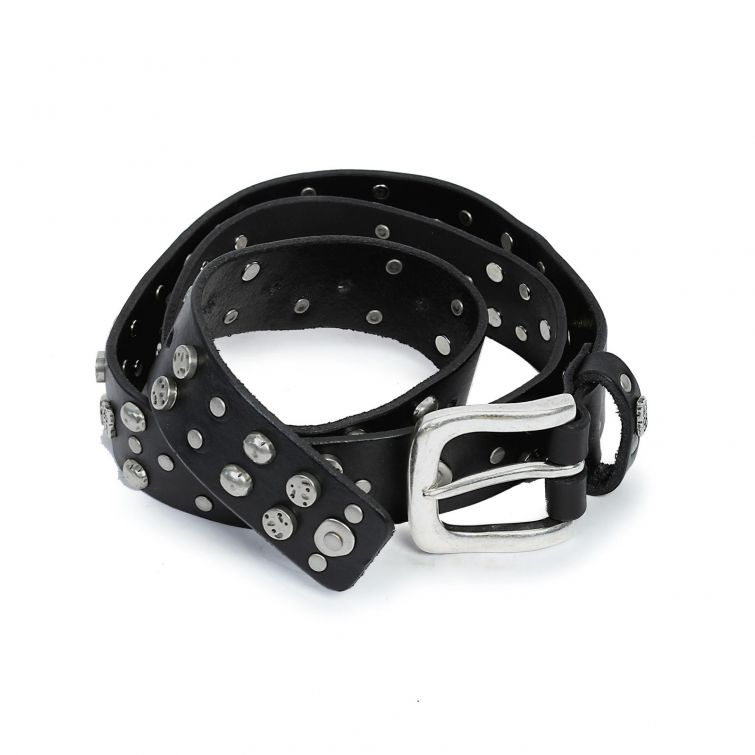 Cintura A.S.98 in pelle nera con borchie metalliche argentate, fibbia anticata e logo A.S.98, accessorio dallo stile rock e artigianale.