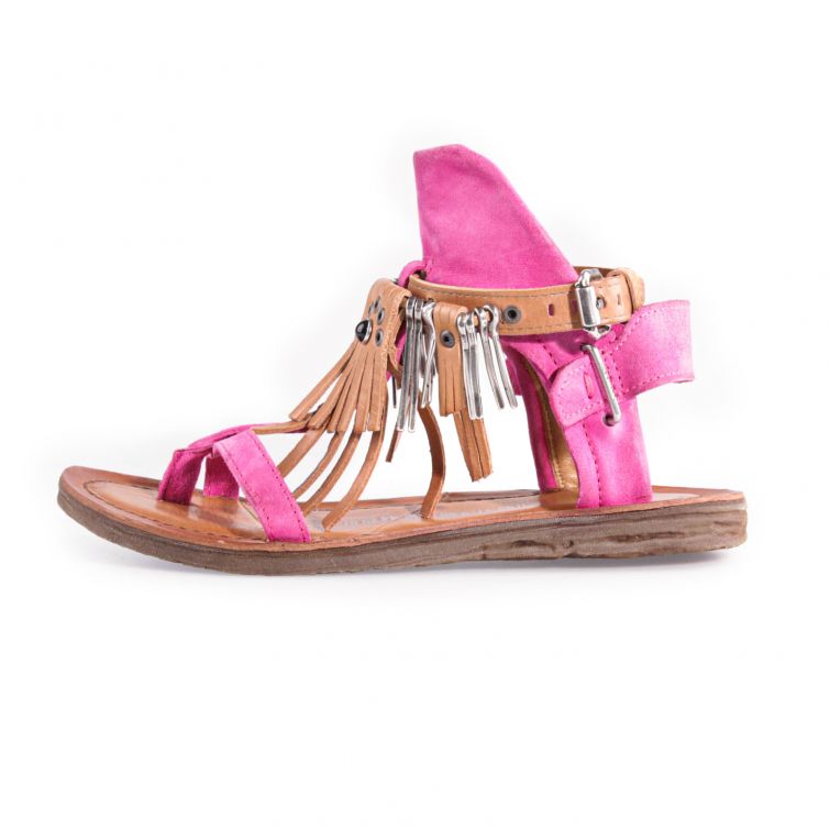 Sandali Rowa A.S.98 in pelle fucsia con frange e dettagli metallici, suola piatta e design boho chic estivo da donna