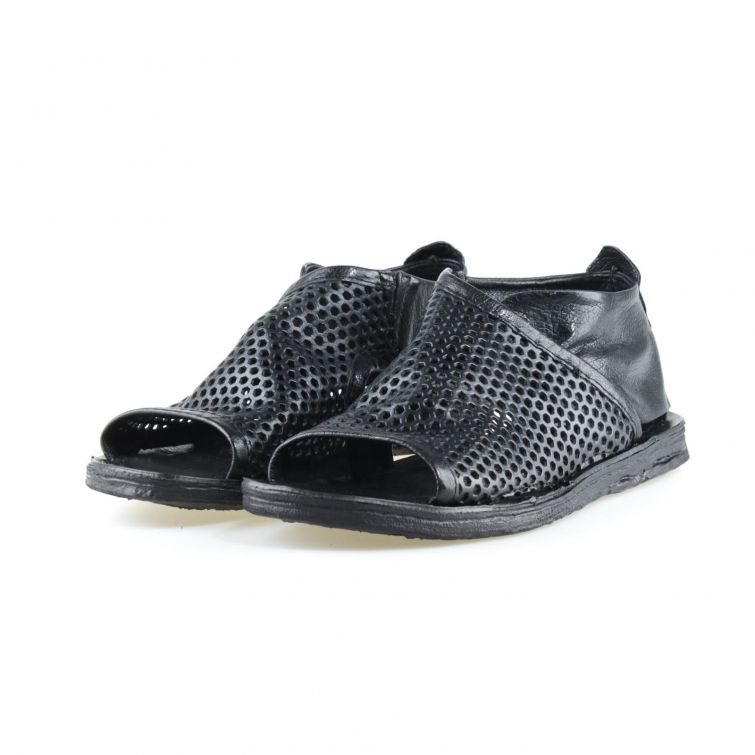 Sandali Reiley A.S.98 in pelle nera traforata con punta aperta e suola piatta, design comodo e urbano.