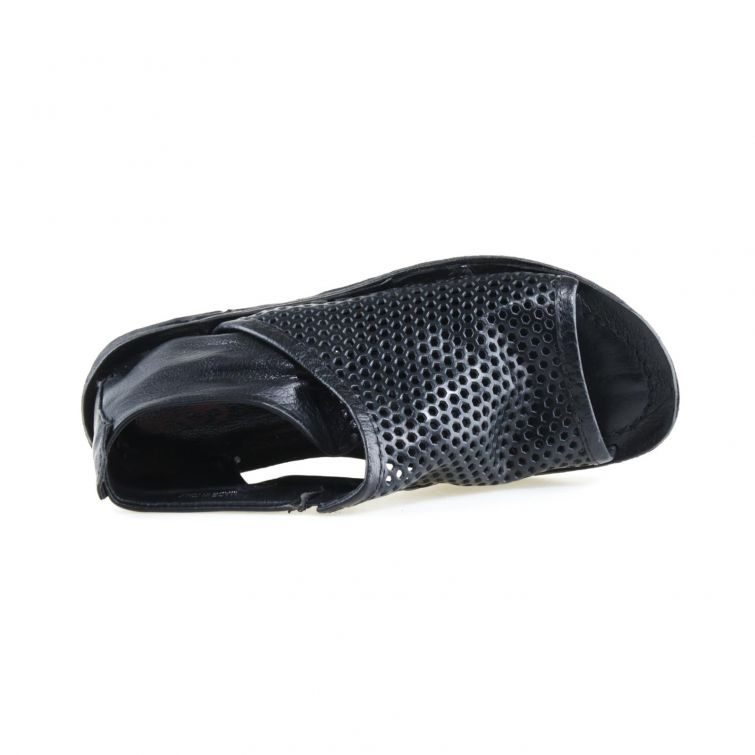 SANDALI REILEY Comfort artigianale dal carattere urbano
