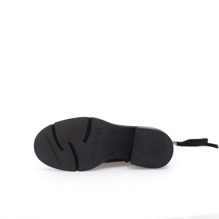 STIVALETTI ECLIPSE: must-have urbani con tacco e carattere rock