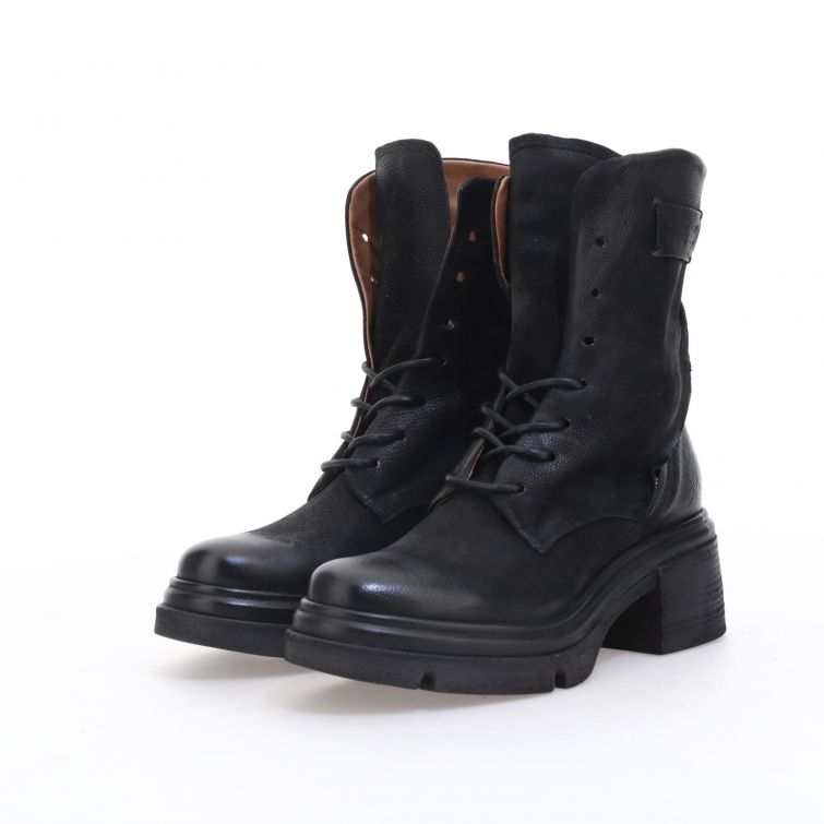 Stivaletti Eden in pelle nera con tacco 6,5 cm e suola carrarmato
