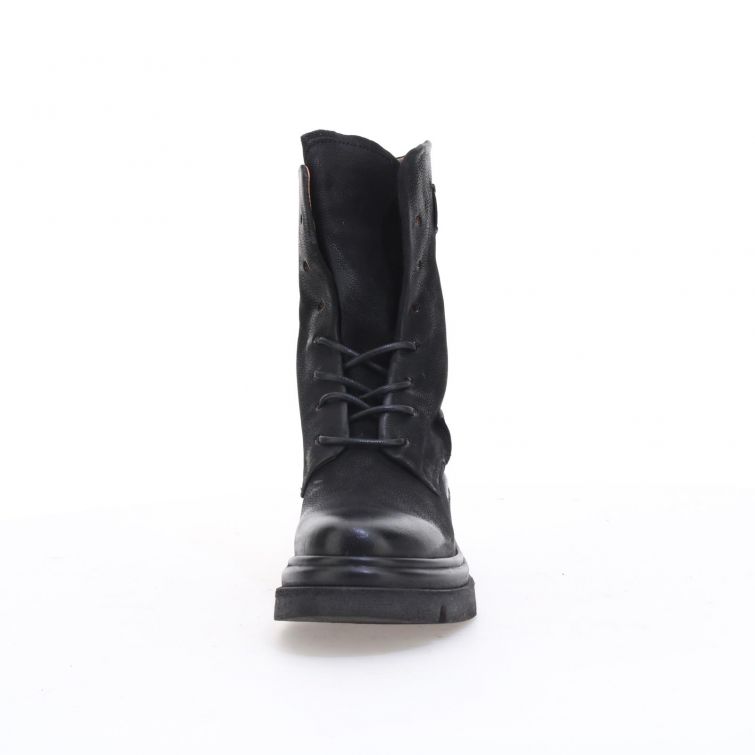 STIVALETTI EDEN: must-have urbani con tacco e carattere grintoso
