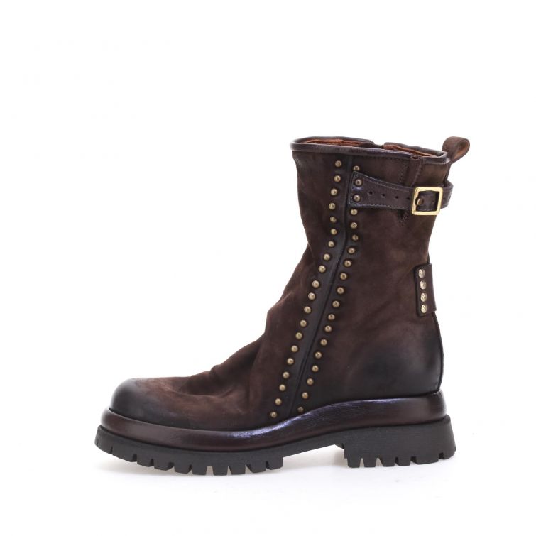 Stivaletti Darcy A.S.98 in pelle marrone con borchie e suola carrarmato