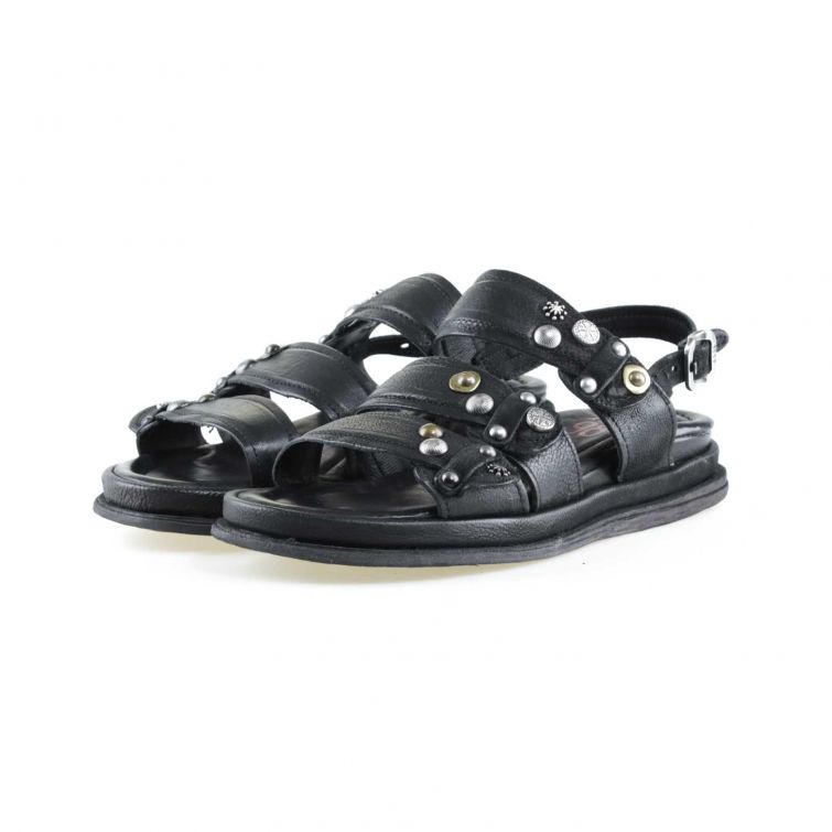 Sandali Seride A.S.98 in pelle nera con borchie metalliche e cinturino, suola bassa stile rock da donna