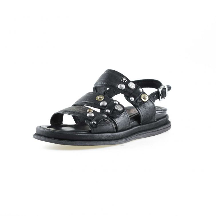 Sandali Seride A.S.98 in pelle nera con borchie metalliche e cinturino, suola bassa stile rock da donna