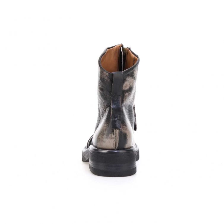 STIVALETTI REGENA A.S.98: design innovativo e stile ribelle