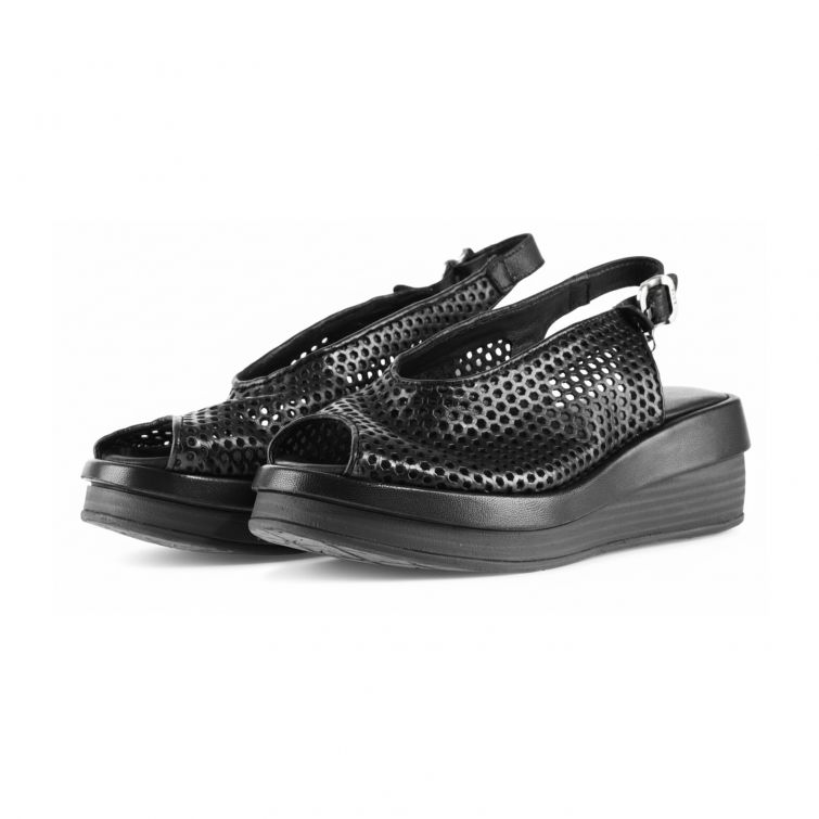 Sandali Sama A.S.98 in pelle nera traforata con zeppa e cinturino regolabile, design artigianale italiano comodo e moderno