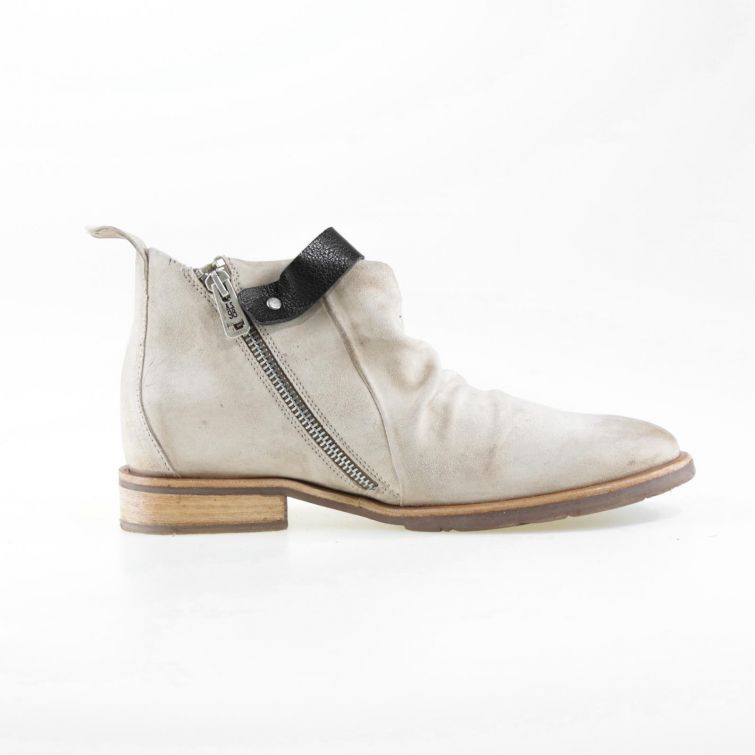 STIVALETTI ISMERA A.S.98 in pelle con cinturino borchiato